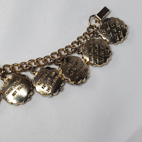10 Ten Commandments Charm Bracelet From 1960s 7in Heavy Chain Vintage - Picture 15 of 15